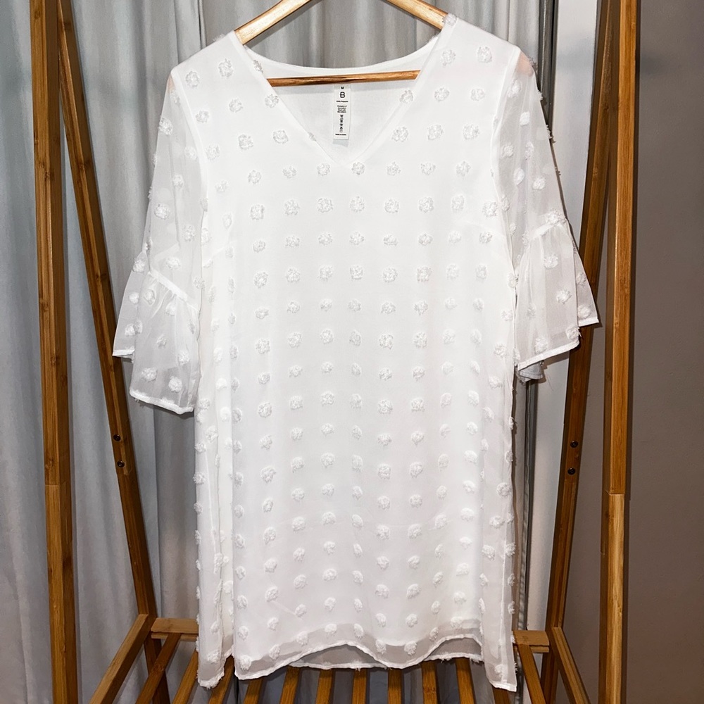 Blooming Jelly White Swiss Dot Ruffle Sleeve V-Neck Dress Size M NWOT